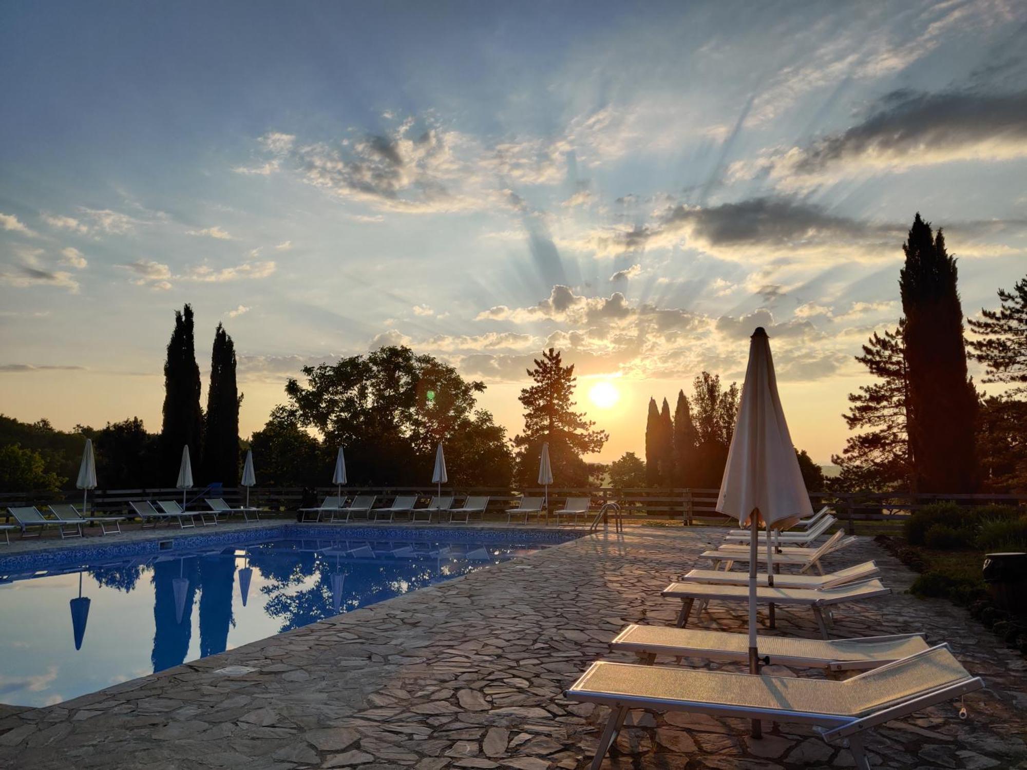 Fattoria Agriturismo Nerbona Villa Casole d'Elsa Luaran gambar